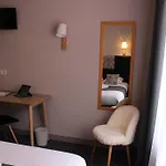 & Restaurant O Pervenches Hotel Chambéry