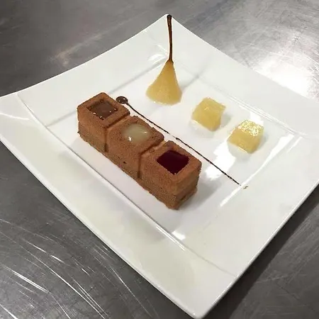 & Restaurant O Pervenches Otel Chambéry
