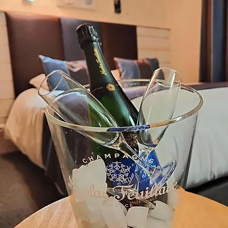 فندق & Restaurant O Pervenches شامبيري