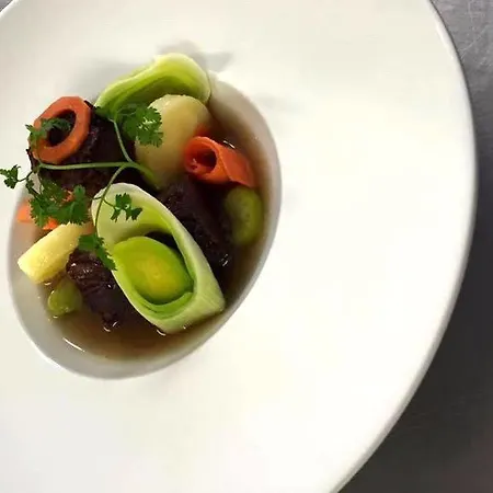 & Restaurant O Pervenches 尚贝里